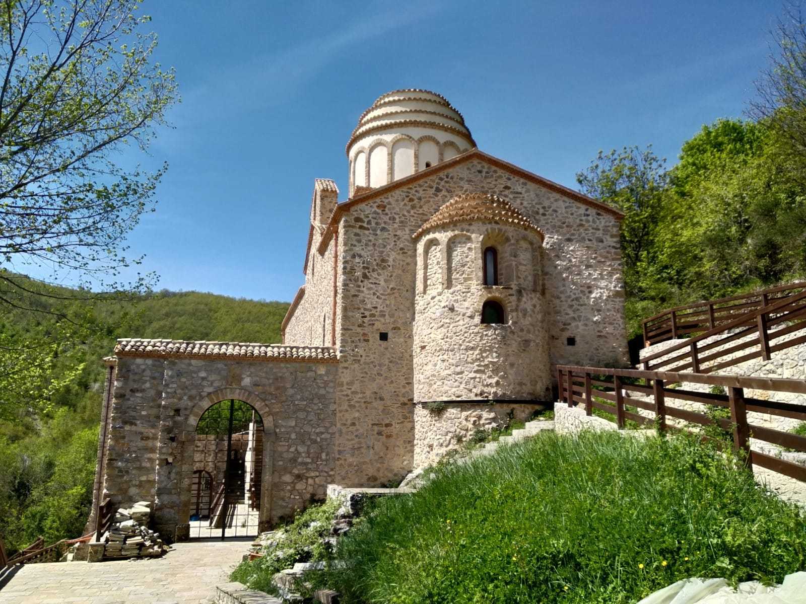 Abbazia di Sant'Angelo al Monte Raparo