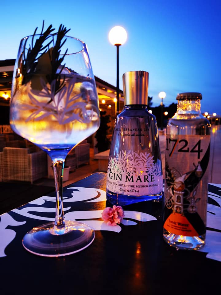 Smitherson gastrobar & spirits