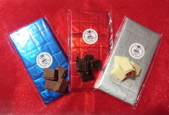 Immagine di Tris di tavolette di cioccolato al peperone crusco 300gr