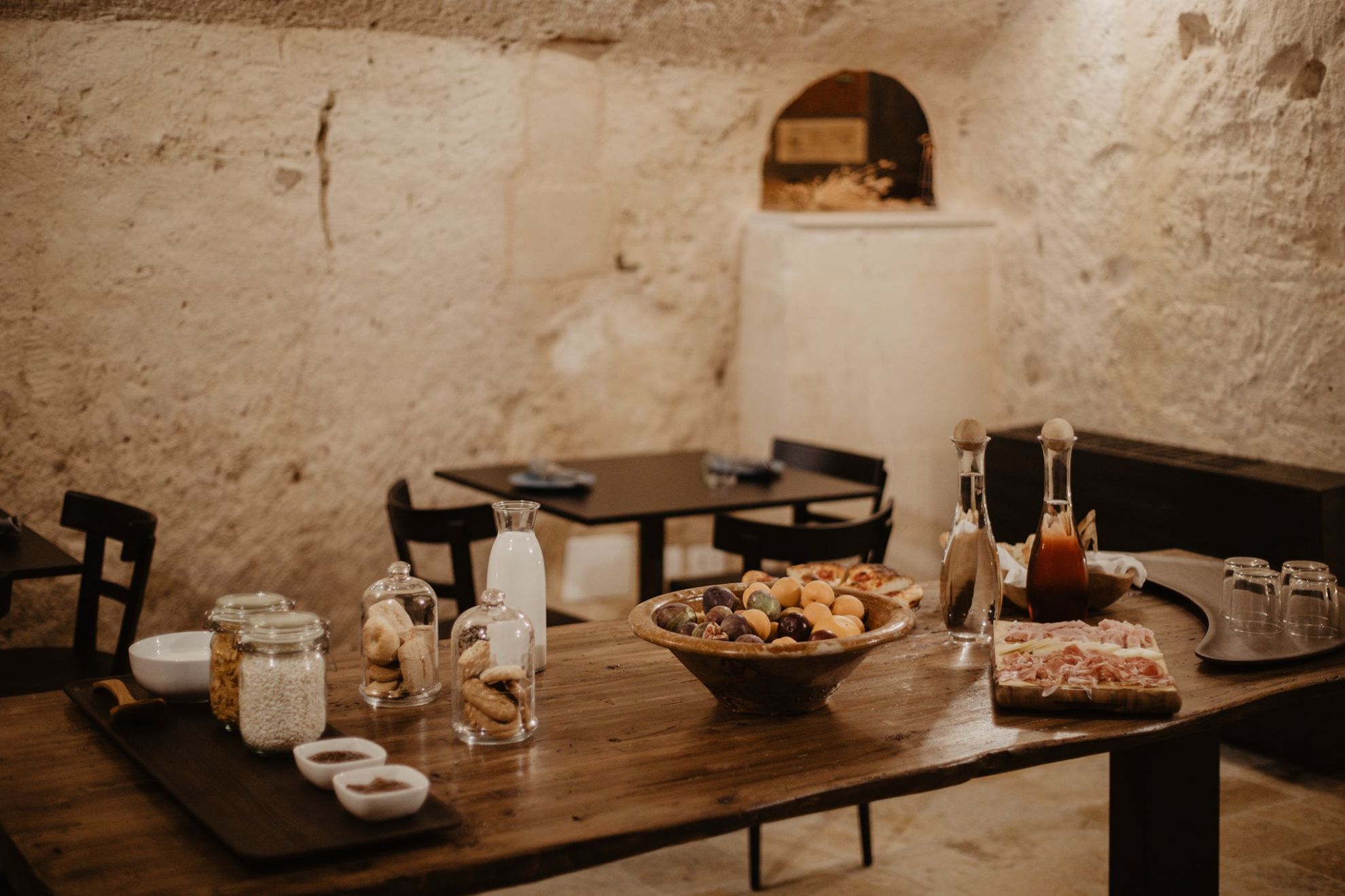 Aque Cave Rooms & Suites