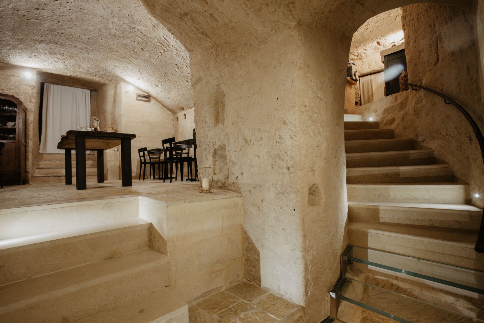 Aque Cave Rooms & Suites