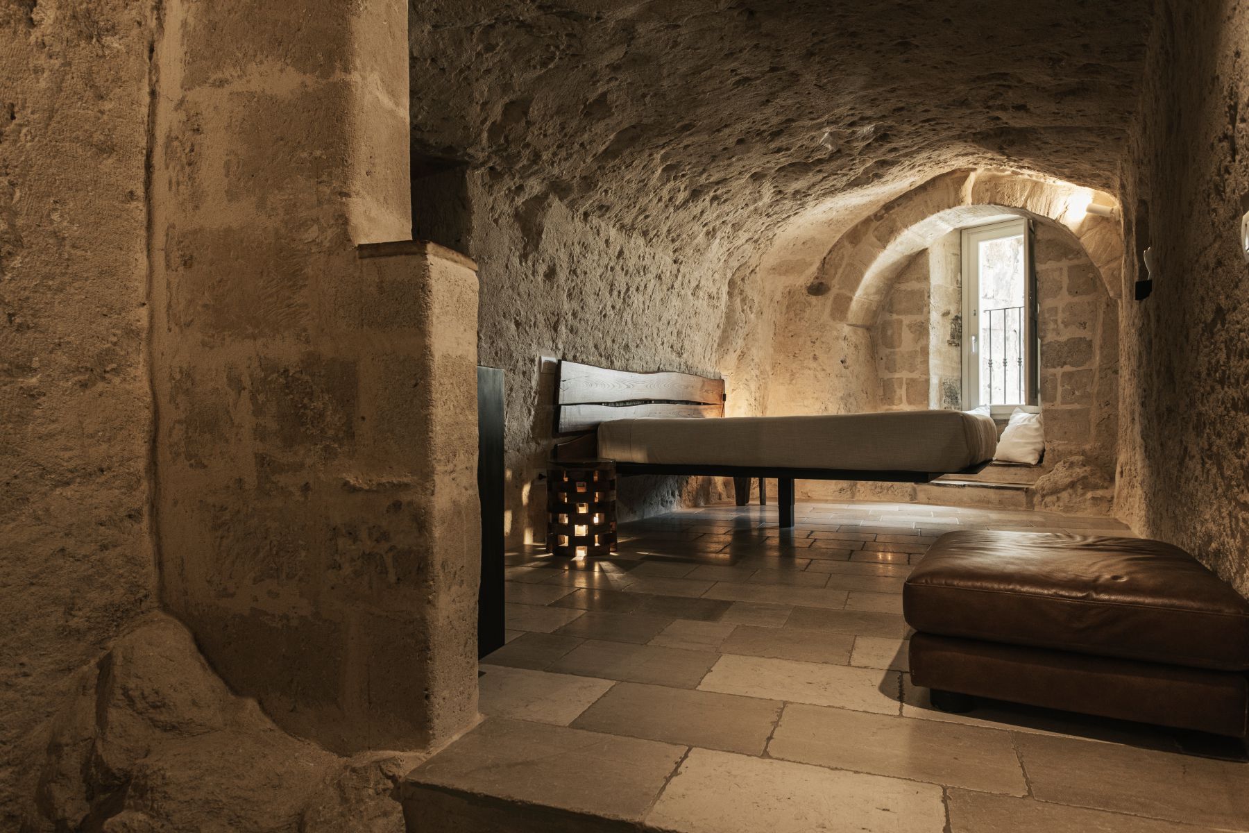 Aque Cave Rooms & Suites