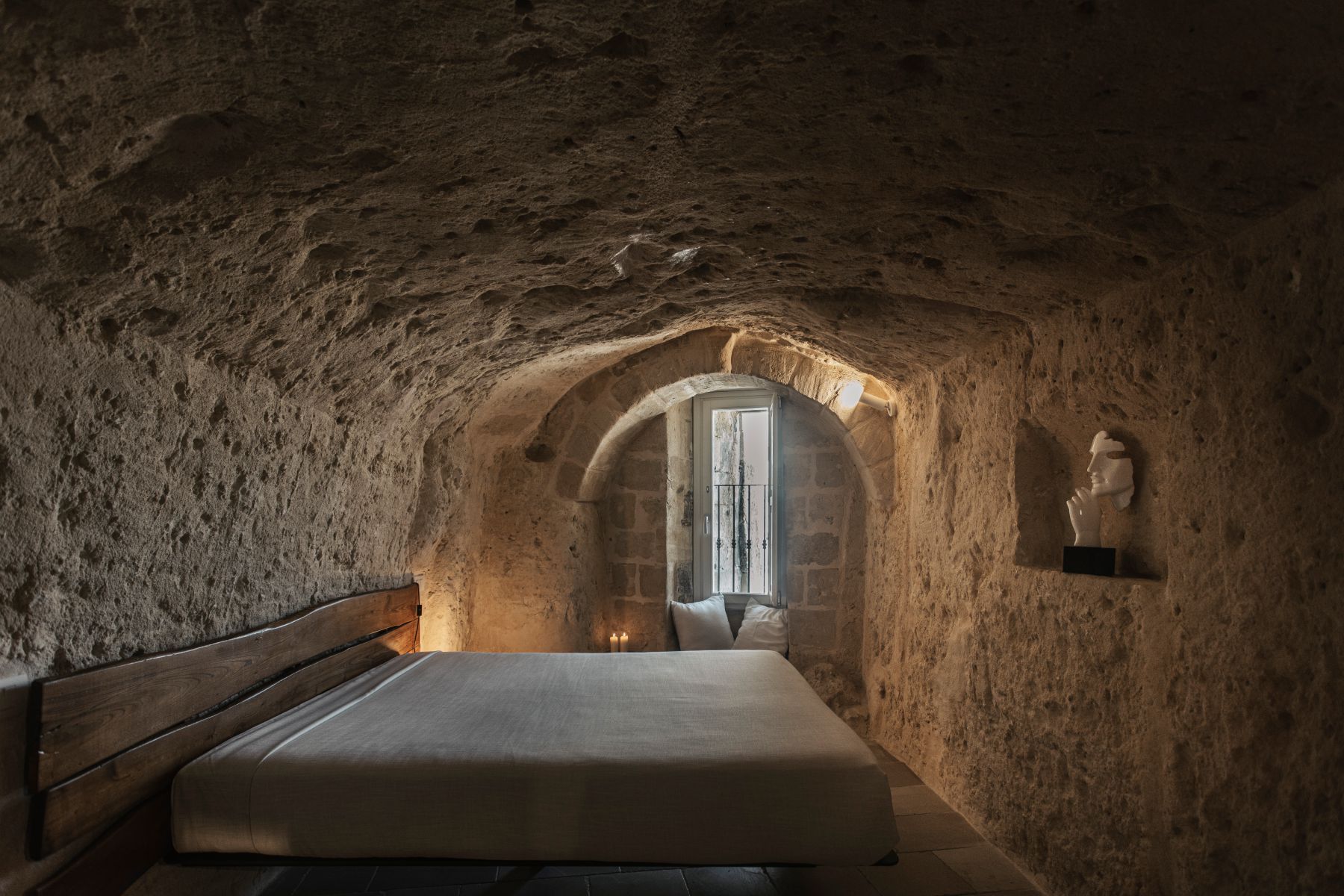 Aque Cave Rooms & Suites