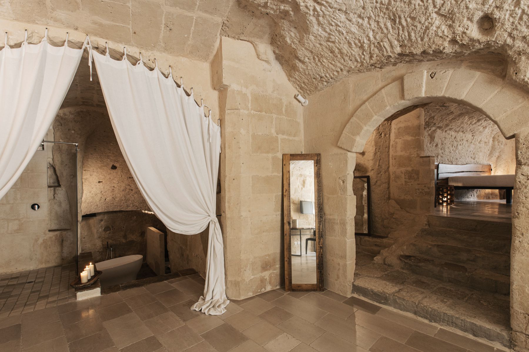 Aque Cave Rooms & Suites