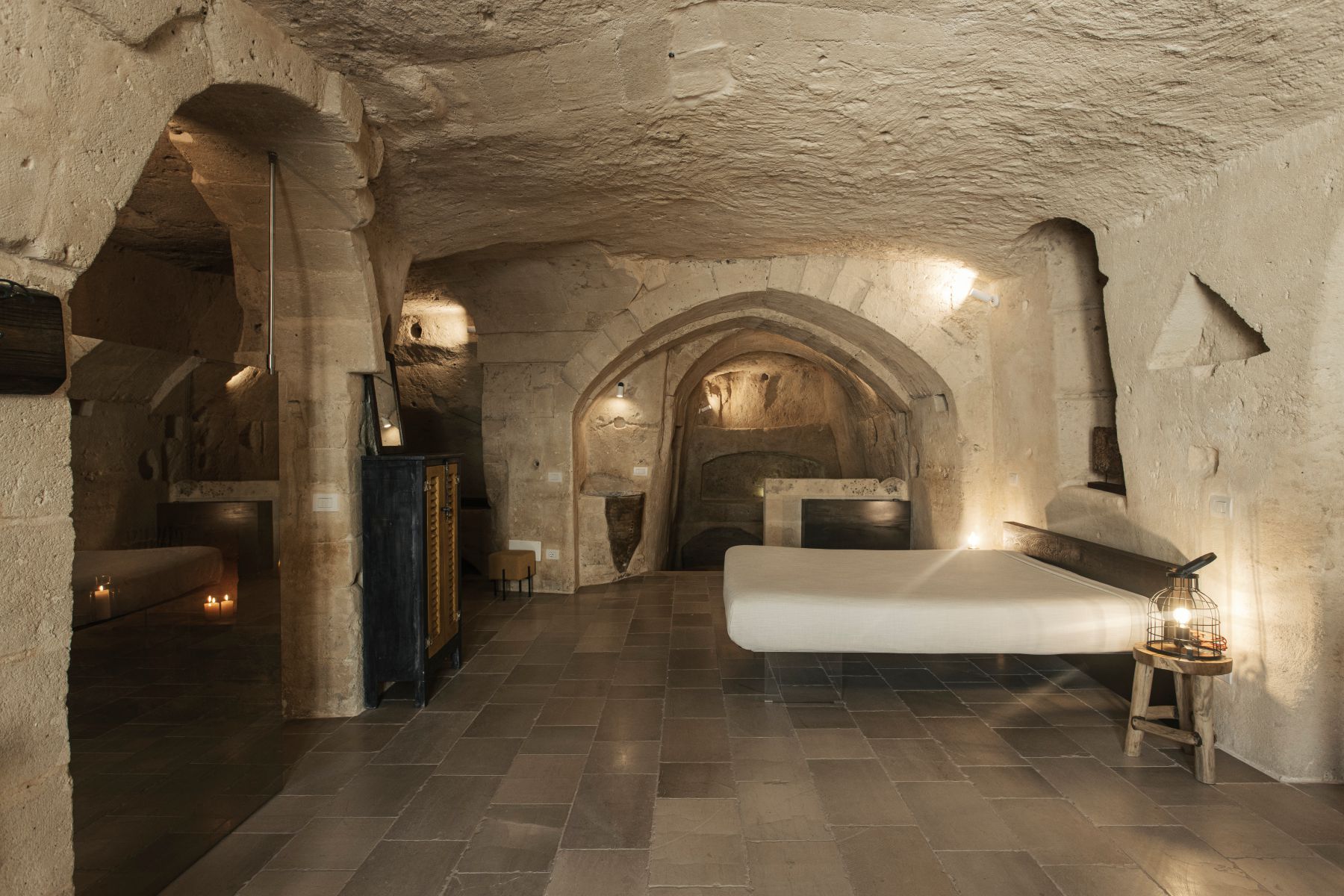 Aque Cave Rooms & Suites