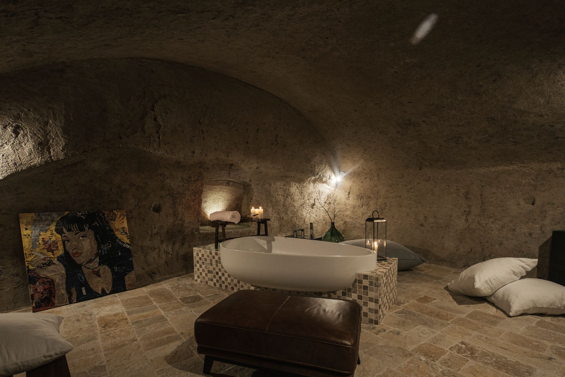 Aque Cave Rooms & Suites