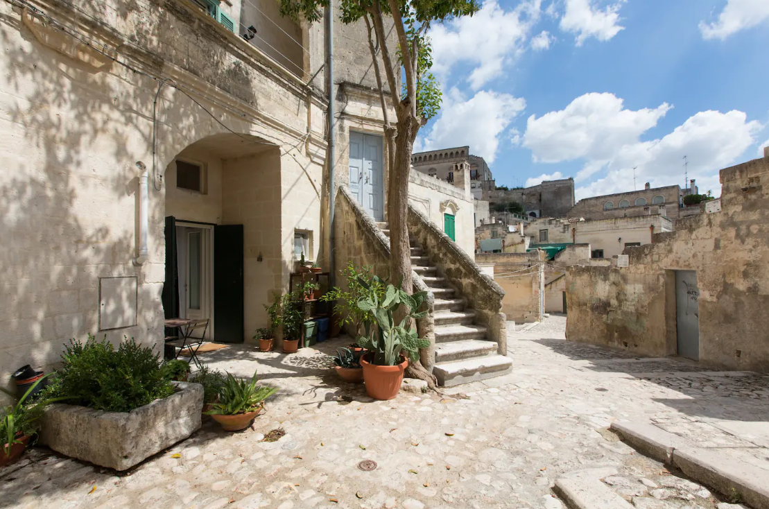 Il Sasso sotto l'Albero