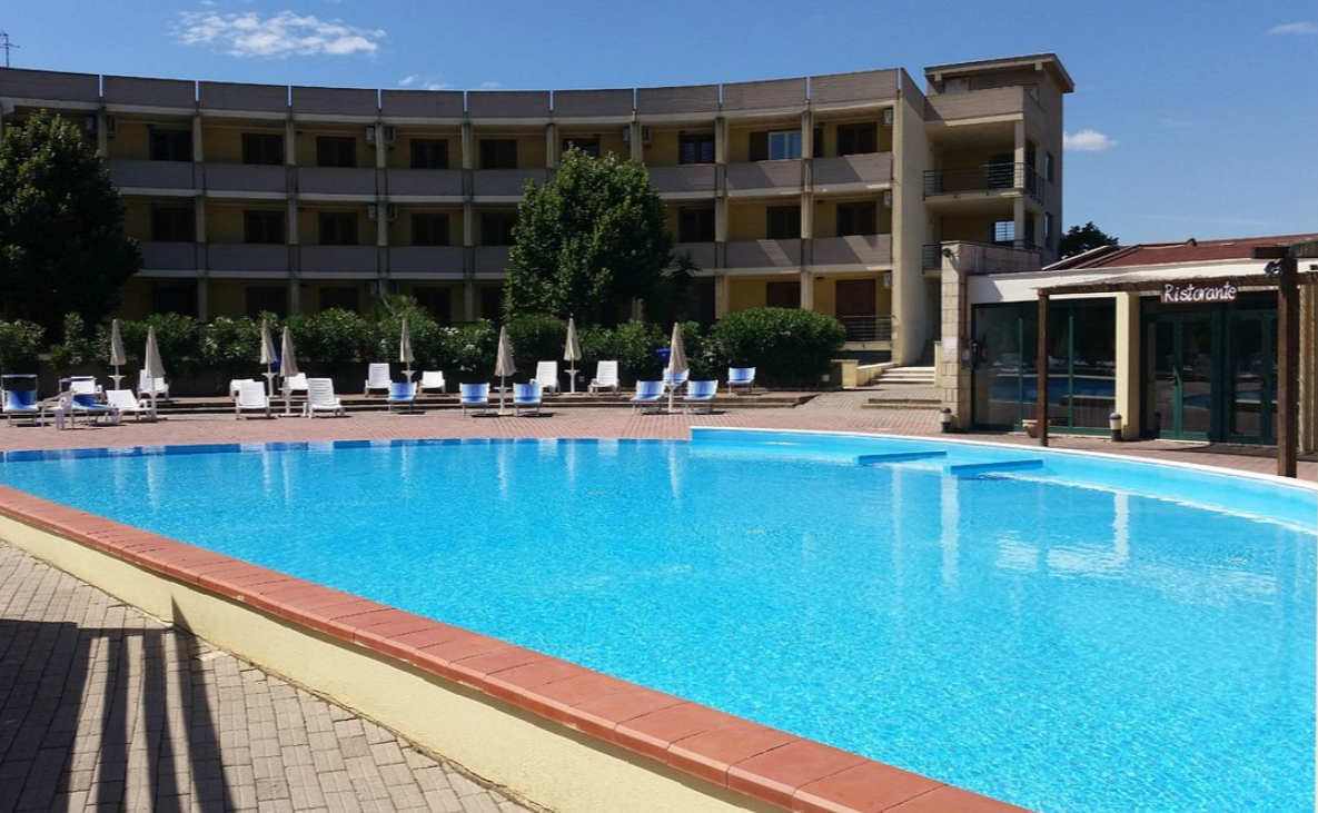 Meta Residence Hotel